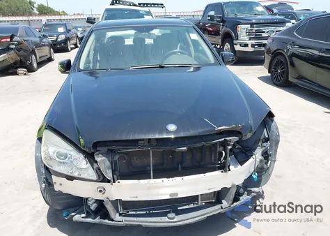 2010 Mercedes-Benz C 350 Sport z USA, uszkodzony, nr VIN WDDGF5GB2AF488843